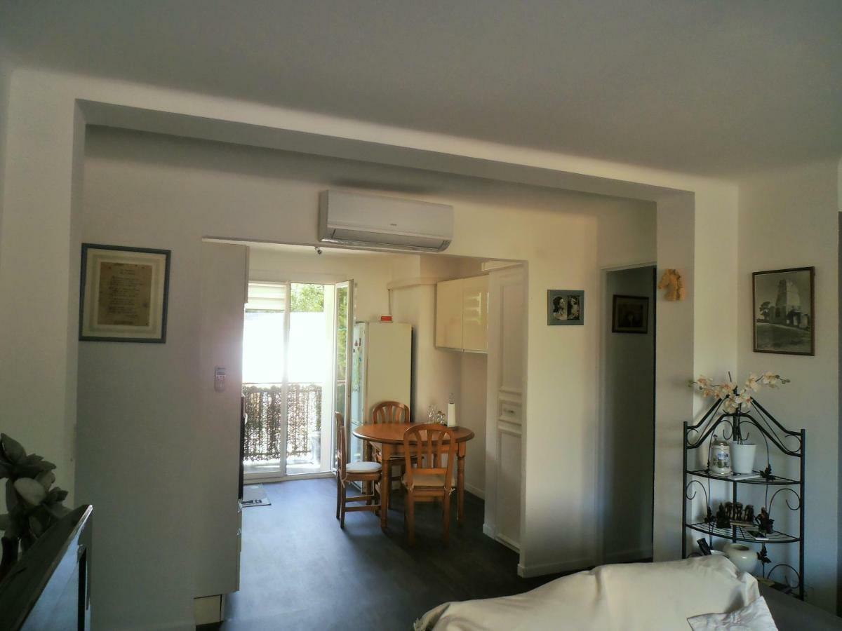 Cosy Nimes Apartment Exterior photo